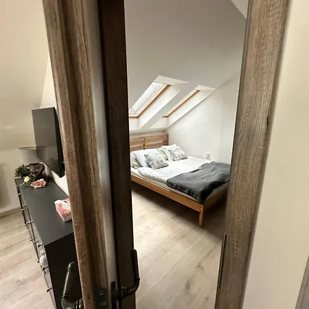 Apartmán Number 5 Vlevo Dole