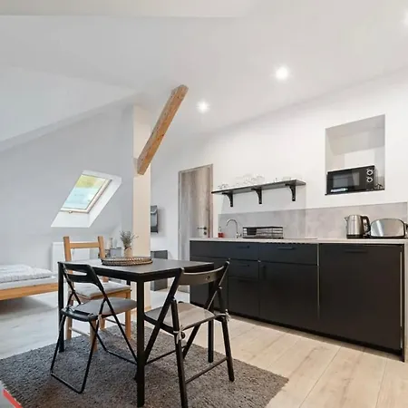 Apartman Number 5 Vlevo Dole *